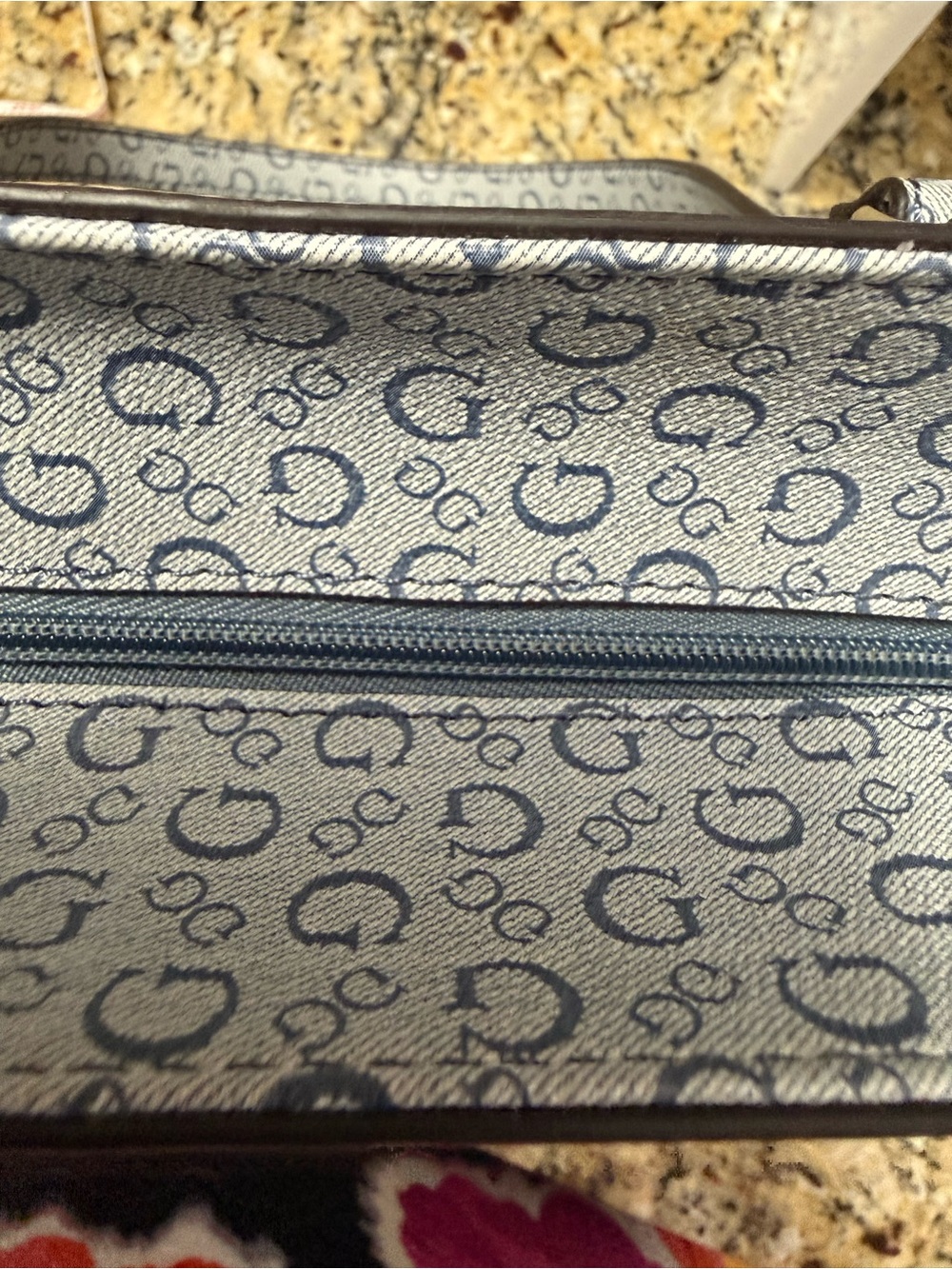 GUESS Light Gray Tote with Black Logo and Gold Hardware @ Wallet - Picture 6 of 9